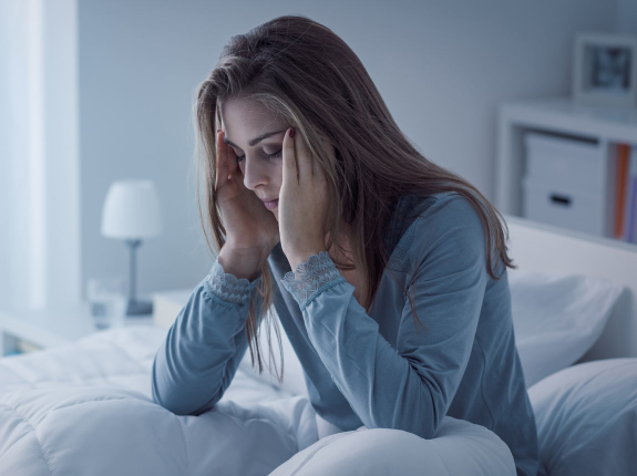 Brak snu powoduje zaburzenia hormonalne i metaboliczne