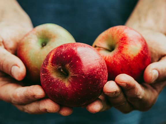 Jabłka to pestycydowa bomba? Pestycydy w owocach 