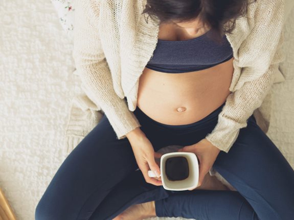 Czy w czasie ciąży można pić kawę i stosować kofeinę?